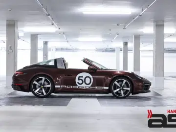 Porsche 911 992 Targa 4 S Heritage Design Edition 1of992