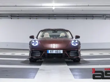 Porsche 911 992 Targa 4 S Heritage Design Edition 1of992