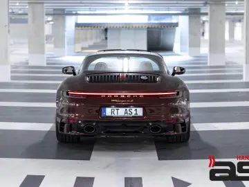 Porsche 911 992 Targa 4 S Heritage Design Edition 1of992