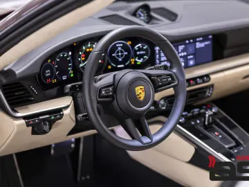 Porsche 911 992 Targa 4 S Heritage Design Edition 1of992