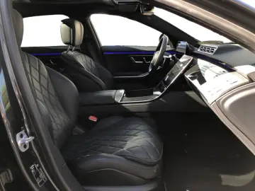 MERCEDES-BENZ S 580 e Limousine lang AMG MBUX Burm Night HUD