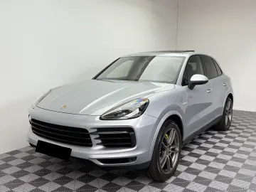 Porsche Cayenne E-Hybrid Pano