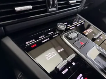 Porsche Cayenne E-Hybrid Pano