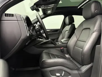 Porsche Cayenne E-Hybrid Pano
