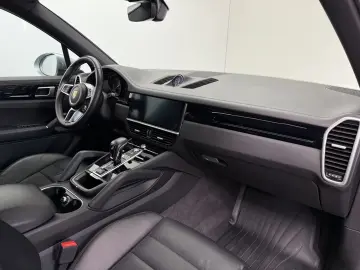 Porsche Cayenne E-Hybrid Pano