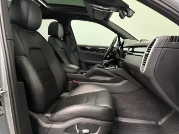 Porsche Cayenne E-Hybrid Pano