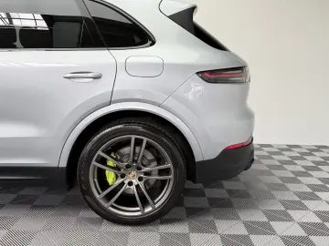 Porsche Cayenne E-Hybrid Pano