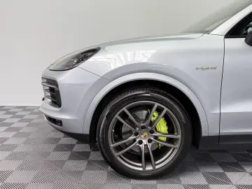 Porsche Cayenne E-Hybrid Pano
