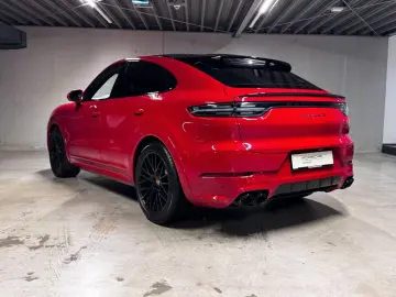 Porsche Cayenne GTS Coupé Sport Chrono Massage HUD