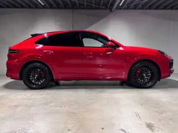 Porsche Cayenne GTS Coupé Sport Chrono Massage HUD