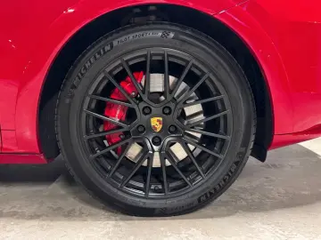 Porsche Cayenne GTS Coupé Sport Chrono Massage HUD