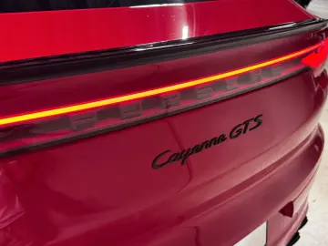 Porsche Cayenne GTS Coupé Sport Chrono Massage HUD