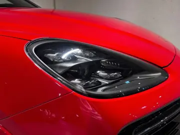 Porsche Cayenne GTS Coupé Sport Chrono Massage HUD