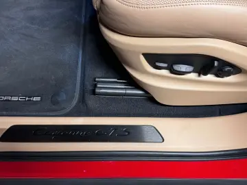 Porsche Cayenne GTS Coupé Sport Chrono Massage HUD