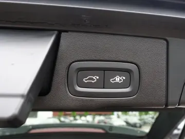 VOLVO XC60 Plus Dark T8 AWD Head-Up 360  Pano H&K BLIS