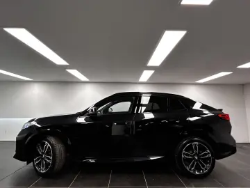BMW iX2 eDrive20 M Sportpaket Harman Kardon DAB LED