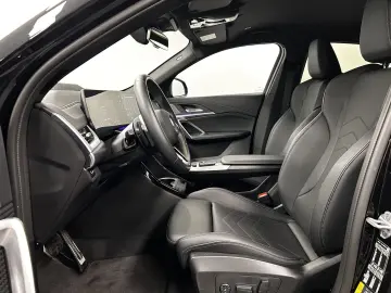 BMW iX2 eDrive20 M Sportpaket Harman Kardon DAB LED