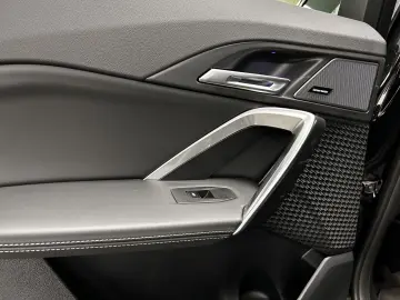 BMW iX2 eDrive20 M Sportpaket Harman Kardon DAB LED