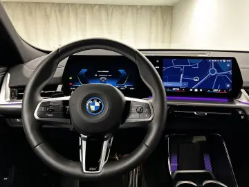 BMW iX2 eDrive20 M Sportpaket Harman Kardon DAB LED