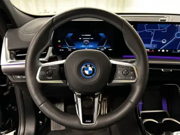 BMW iX2 eDrive20 M Sportpaket Harman Kardon DAB LED