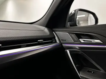 BMW iX2 eDrive20 M Sportpaket Harman Kardon DAB LED