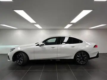 BMW 520d xDrive Limousine M Sportpaket Harman Kardon