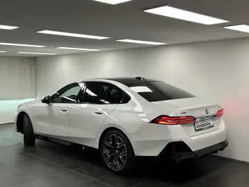 BMW 520d xDrive Limousine M Sportpaket Harman Kardon