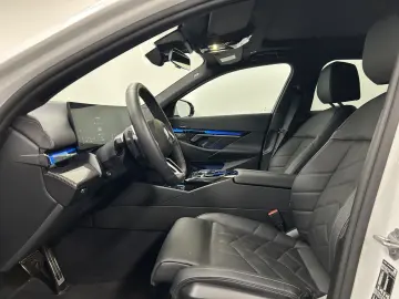 BMW 520d xDrive Limousine M Sportpaket Harman Kardon
