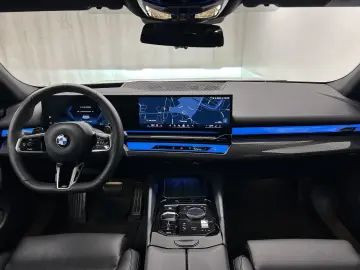 BMW 520d xDrive Limousine M Sportpaket Harman Kardon