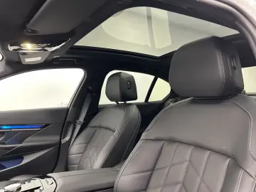 BMW 520d xDrive Limousine M Sportpaket Harman Kardon