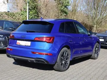 AUDI Q5 55 TFSI e quattro S line Business