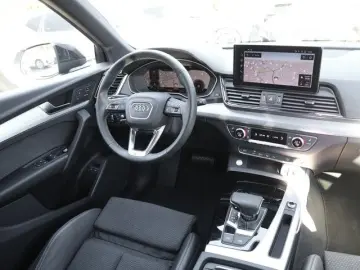 AUDI Q5 55 TFSI e quattro S line Business