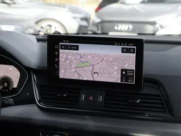 AUDI Q5 55 TFSI e quattro S line Business