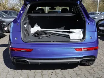 AUDI Q5 55 TFSI e quattro S line Business
