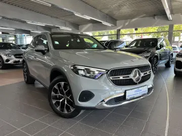 MERCEDES-BENZ GLC 300 de 4M Avantgarde AHK BUR Pano MEM 360