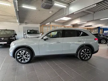 MERCEDES-BENZ GLC 300 de 4M Avantgarde AHK BUR Pano MEM 360