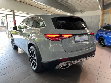 MERCEDES-BENZ GLC 300 de 4M Avantgarde AHK BUR Pano MEM 360