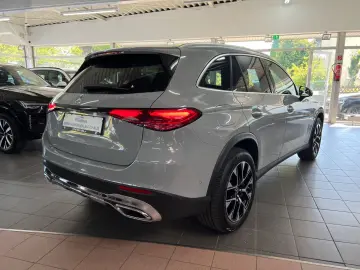 MERCEDES-BENZ GLC 300 de 4M Avantgarde AHK BUR Pano MEM 360