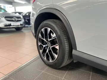 MERCEDES-BENZ GLC 300 de 4M Avantgarde AHK BUR Pano MEM 360
