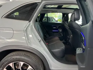 MERCEDES-BENZ GLC 300 de 4M Avantgarde AHK BUR Pano MEM 360