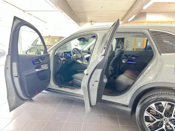 MERCEDES-BENZ GLC 300 de 4M Avantgarde AHK BUR Pano MEM 360