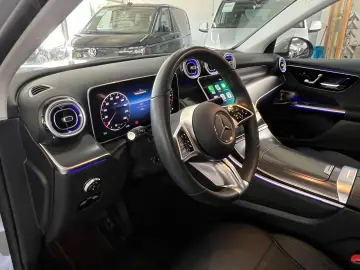 MERCEDES-BENZ GLC 300 de 4M Avantgarde AHK BUR Pano MEM 360