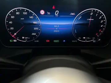 MERCEDES-BENZ GLC 300 de 4M Avantgarde AHK BUR Pano MEM 360