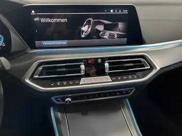 BMW X5 xD 45 e M Sport AHK DAP HiFi Pan Park3D Aktiv