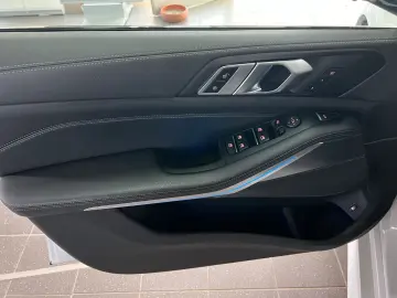 BMW X5 xD 45 e M Sport AHK DAP HiFi Pan Park3D Aktiv
