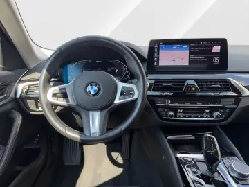 BMW 530e Lim. Leder HUD Laser 4xKlima DrivAss ParkAs