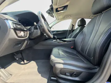 BMW 530e Lim. Leder HUD Laser 4xKlima DrivAss ParkAs