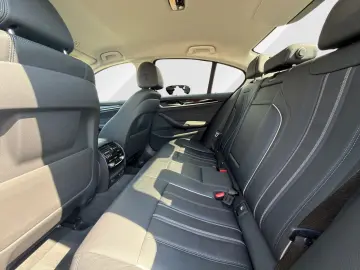 BMW 530e Lim. Leder HUD Laser 4xKlima DrivAss ParkAs