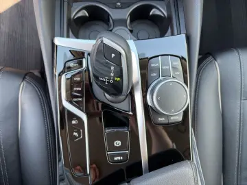 BMW 530e Lim. Leder HUD Laser 4xKlima DrivAss ParkAs
