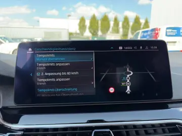 BMW 530e Lim. Leder HUD Laser 4xKlima DrivAss ParkAs